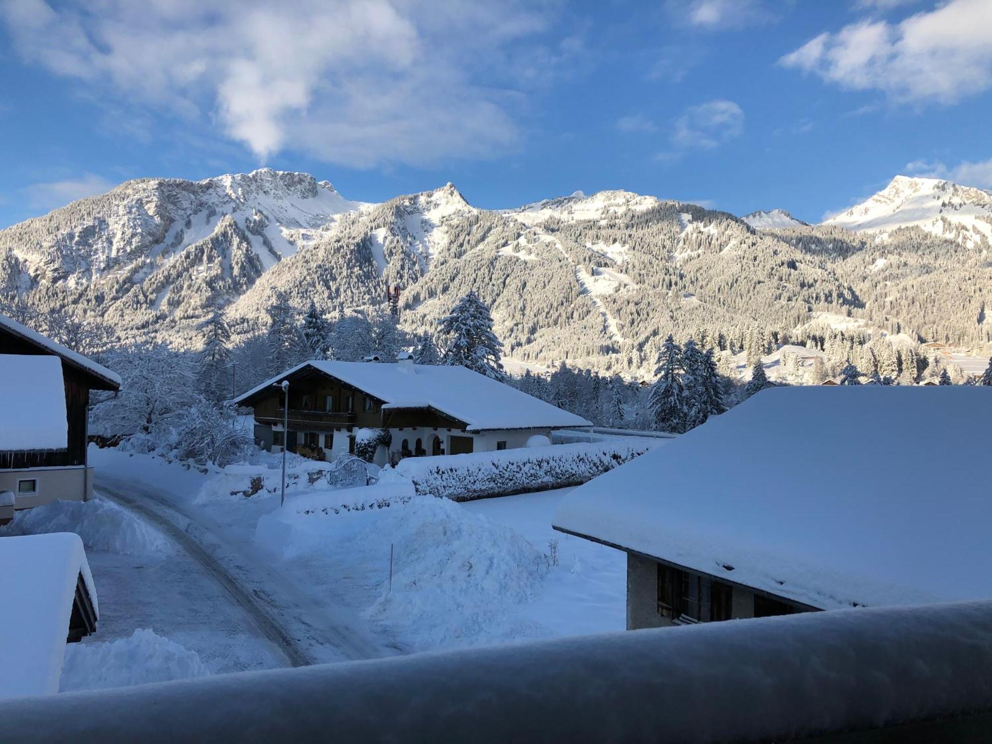 Alpenapart Singer - Contactless Check-In Reutte Exterior photo
