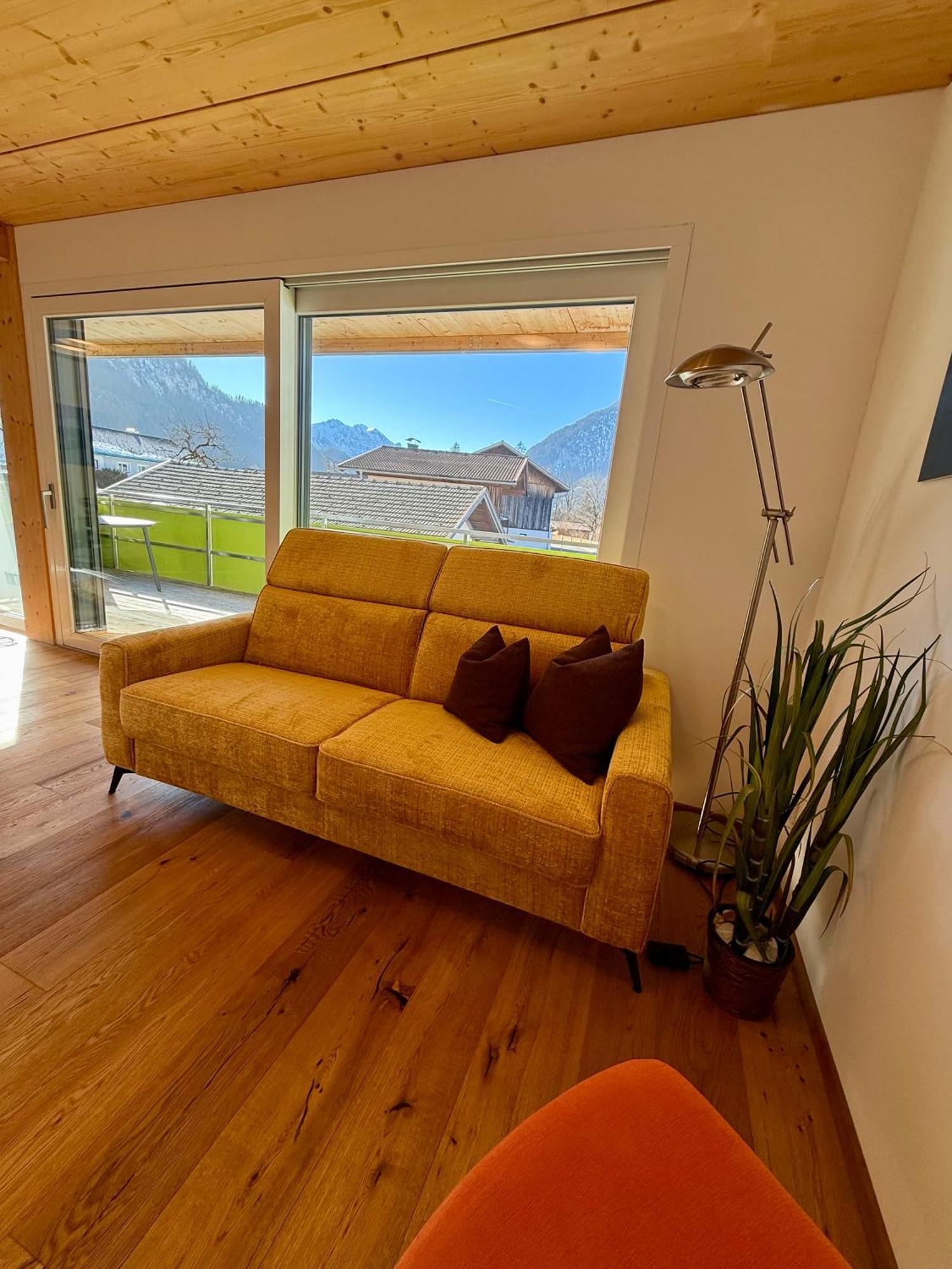 Alpenapart Singer - Contactless Check-In Reutte Exterior photo